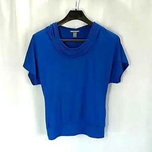Isabella Rodriguez Top women's Size Small Short Sleeve blue *